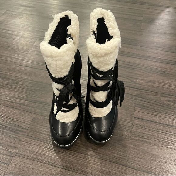 PALLI FAUX SHEARLING LACE-UP BOOTIE BCBGeneration - Picture 5 of 14